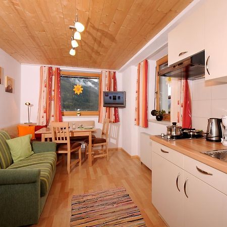 Single Apartment Martlerhof Тукс Номер фото